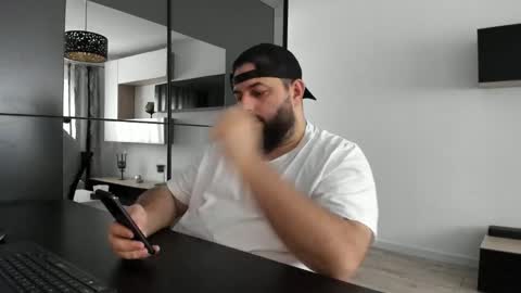 Snapshot of dravenpeak chatting on October 5, 11:08 am DravenPeak online show from October 5, 11:08 am