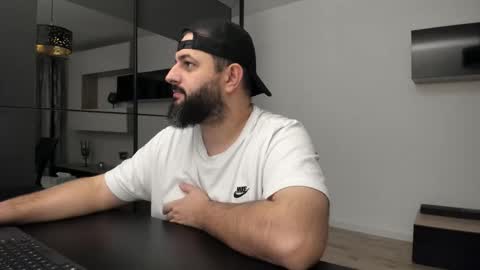 Snapshot of dravenpeak chatting on October 8, 6:16 pm DravenPeak online show from October 8, 6:16 pm