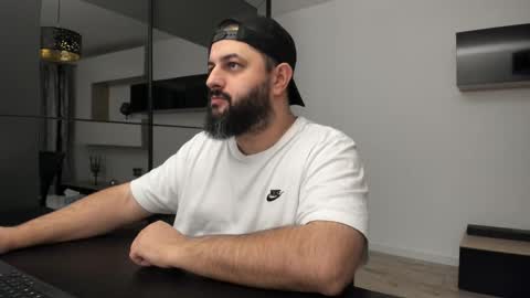 Snapshot of dravenpeak chatting on October 9, 11:58 pm DravenPeak online show from October 9, 11:58 pm