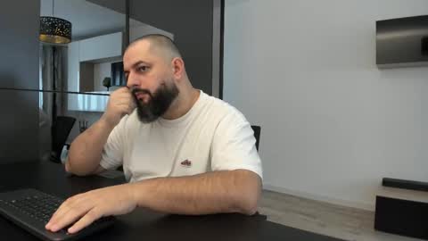 Snapshot of dravenpeak chatting on October 18, 11:11 am DravenPeak online show from October 18, 11:11 am