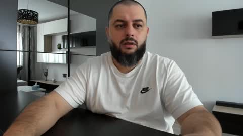 Snapshot of dravenpeak chatting on October 22, 7:52 am DravenPeak online show from October 22, 7:52 am