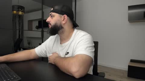 Snapshot of dravenpeak chatting on October 25, 3:03 am DravenPeak online show from October 25, 3:03 am