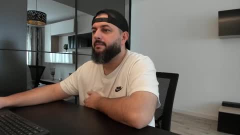 Snapshot of dravenpeak chatting on October 28, 11:25 am DravenPeak online show from October 28, 11:25 am