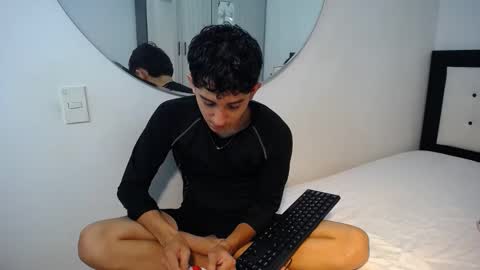 -- nicolle and jhon -- online show from November 20, 4:01 am