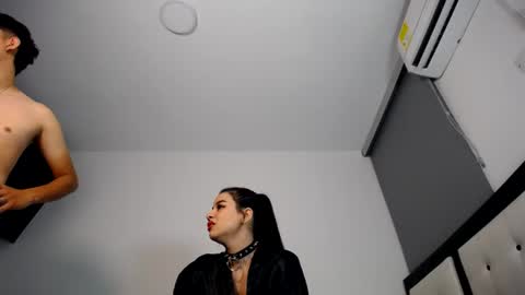 Snapshot of dravith_and_valery chatting on June 14, 3:08 am -- nicolle and jhon -- online show from June 14, 3:08 am