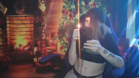 Snapshot of dreadpirate_riyu chatting on December 4, 2:09 am Lorelei Riyu online show from December 4, 2:09 am