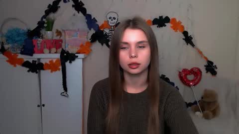 Snapshot of dream_mari chatting on November 4, 6:45 am Mari online show from November 4, 6:45 am