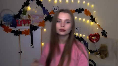 Snapshot of dream_mari chatting on November 5, 6:24 am Mari online show from November 5, 6:24 am