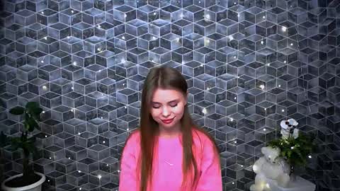 Snapshot of dream_mari chatting on November 7, 6:24 am Mari online show from November 7, 6:24 am