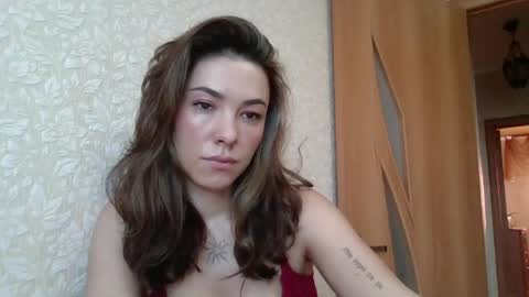 dream_petal_ online show from April 8, 11:32 am