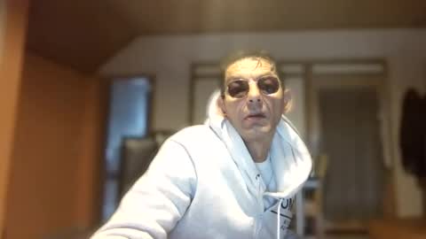 Snapshot of dreambob chatting on October 6, 12:46 pm Dreambob online show from October 6, 12:46 pm