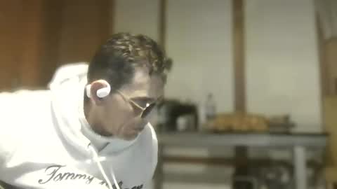 Snapshot of dreambob chatting on November 2, 12:13 am Dreambob online show from November 2, 12:13 am