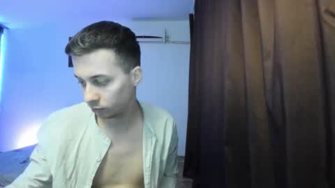 Snapshot of dreamboy240 chatting on April 26, 6:38 pm Johnny online show from April 26, 6:38 pm
