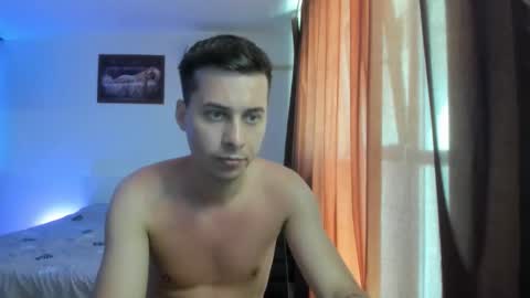 Snapshot of dreamboy240 chatting on May 28, 12:02 pm Johnny online show from May 28, 12:02 pm