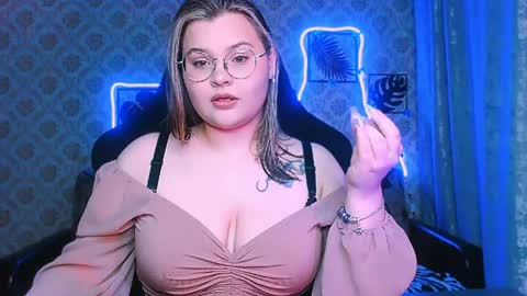 dreamforyoue2 online show from April 22, 7:04 pm