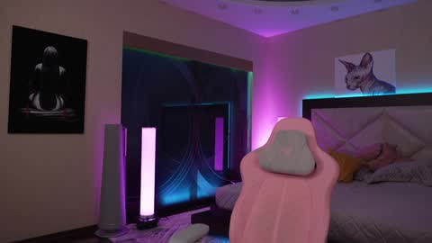 Sarah online show from December 6, 2:02 am