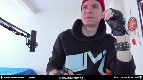 Your lord. - ONLINE  1500 Pm to 2100 Pm - New York Hour online show from November 6, 9:15 pm