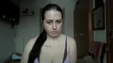 dreamiebelle online show from February 18, 10:55 am