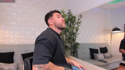 cris online show from December 1, 11:58 pm