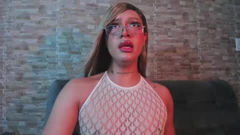 dreams_chloe online show from June 7, 5:55 am