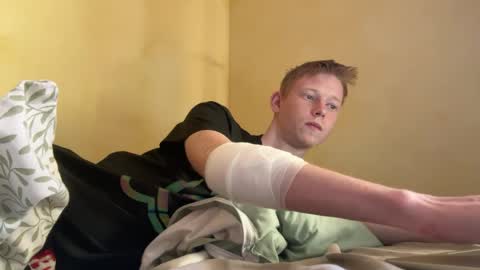 dreamy_devi1 online show from April 23, 1:13 pm