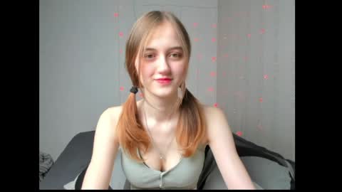 Snapshot of dreamy_pollyyy chatting on March 30, 4:08 pm dreamy_pollyyy online show from March 30, 4:08 pm