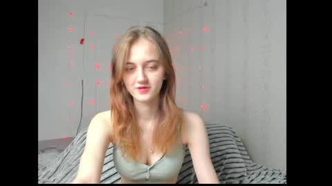 Snapshot of dreamy_pollyyy chatting on April 13, 4:12 pm dreamy_pollyyy online show from April 13, 4:12 pm