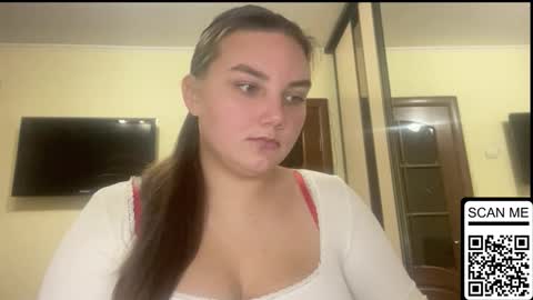 Mila online show from November 17, 3:29 pm