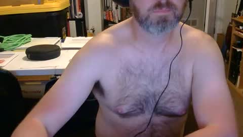 Snapshot of dreamydick47061 chatting on May 26, 2:40 am luvslutz online show from May 26, 2:40 am