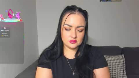 dreamyhousewife1 online show from November 18, 4:22 pm