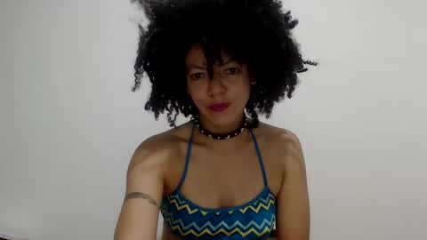 Snapshot of dreamylatina chatting on February 7, 9:37 am DreamyLatina online show from February 7, 9:37 am