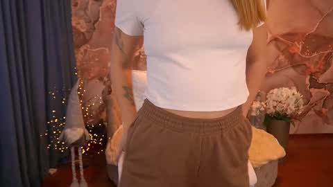 Lina online show from December 20, 8:06 am