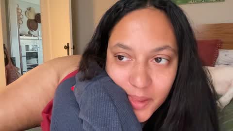 RIRI OR DREAMY online show from December 3, 7:55 pm