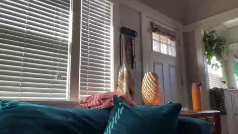 RIRI OR DREAMY online show from January 22, 9:32 pm