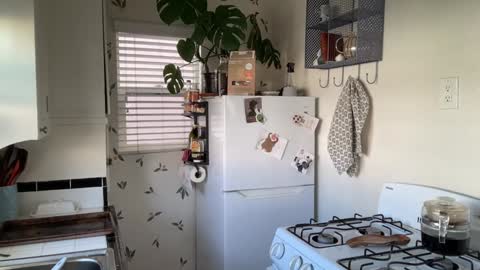 RIRI OR DREAMY online show from January 27, 5:26 pm