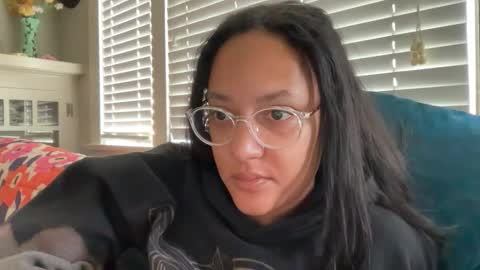 RIRI OR DREAMY online show from March 29, 3:12 pm