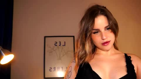 Snapshot of dreamysirens chatting on May 6, 6:24 pm MISS B online show from May 6, 6:24 pm