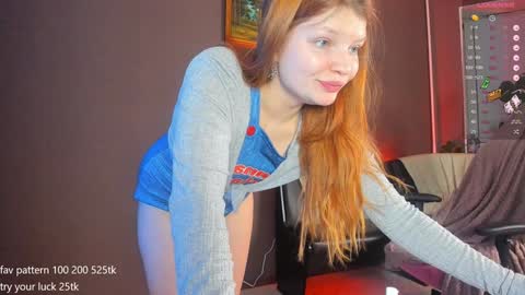 my name is Lia online show from December 9, 7:39 pm