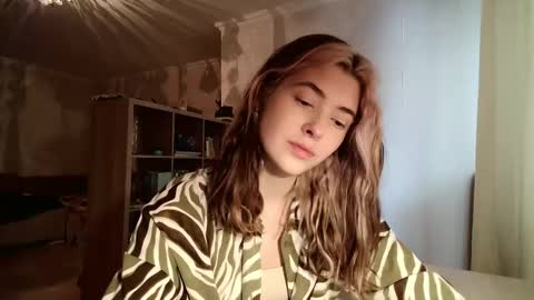 Dia online show from February 8, 9:23 am