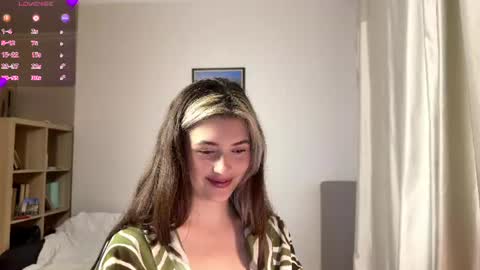 Dia online show from June 10, 5:23 pm
