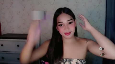 Snapshot of dreyanajones chatting on March 10, 6:57 pm Dreyana online show from March 10, 6:57 pm