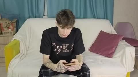 Mark online show from February 7, 11:30 pm