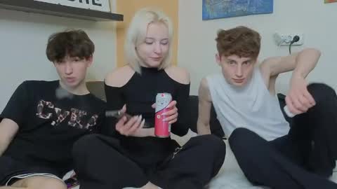 Mark online show from April 9, 2:33 am