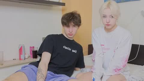 Mark online show from April 9, 11:43 pm