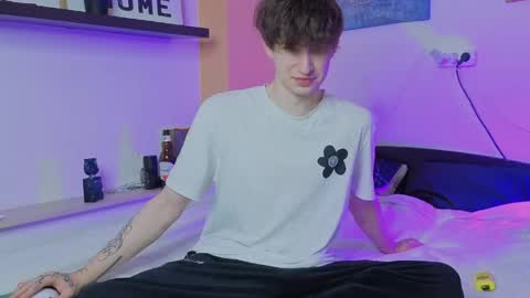 Mark online show from April 19, 2:27 pm