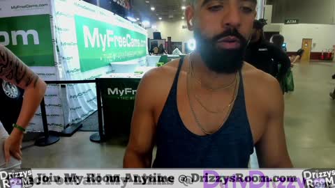 Snapshot of drizzys_room chatting on December 6, 11:25 pm DirtyDrizzy online show from December 6, 11:25 pm