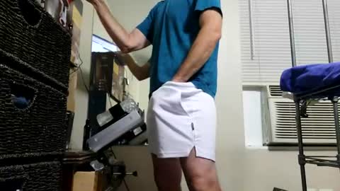 Snapshot of drmbigg chatting on June 18, 9:09 am Hello Hope you enjoy what you see. I love attention in dirty talk and tips thickcock edging precum dirtyTalk C2C online show from June 18, 9:09 am