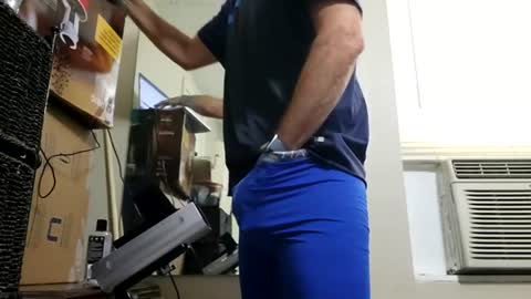Snapshot of drmbigg chatting on June 23, 7:12 pm Hello Hope you enjoy what you see. I love attention in dirty talk and tips thickcock edging precum dirtyTalk C2C online show from June 23, 7:12 pm