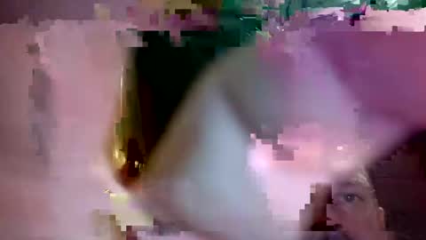 Snapshot of droc1824 chatting on November 7, 6:24 am droc1824 online show from November 7, 6:24 am