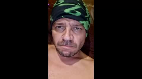 Snapshot of droc1824 chatting on November 29, 6:27 am droc1824 online show from November 29, 6:27 am